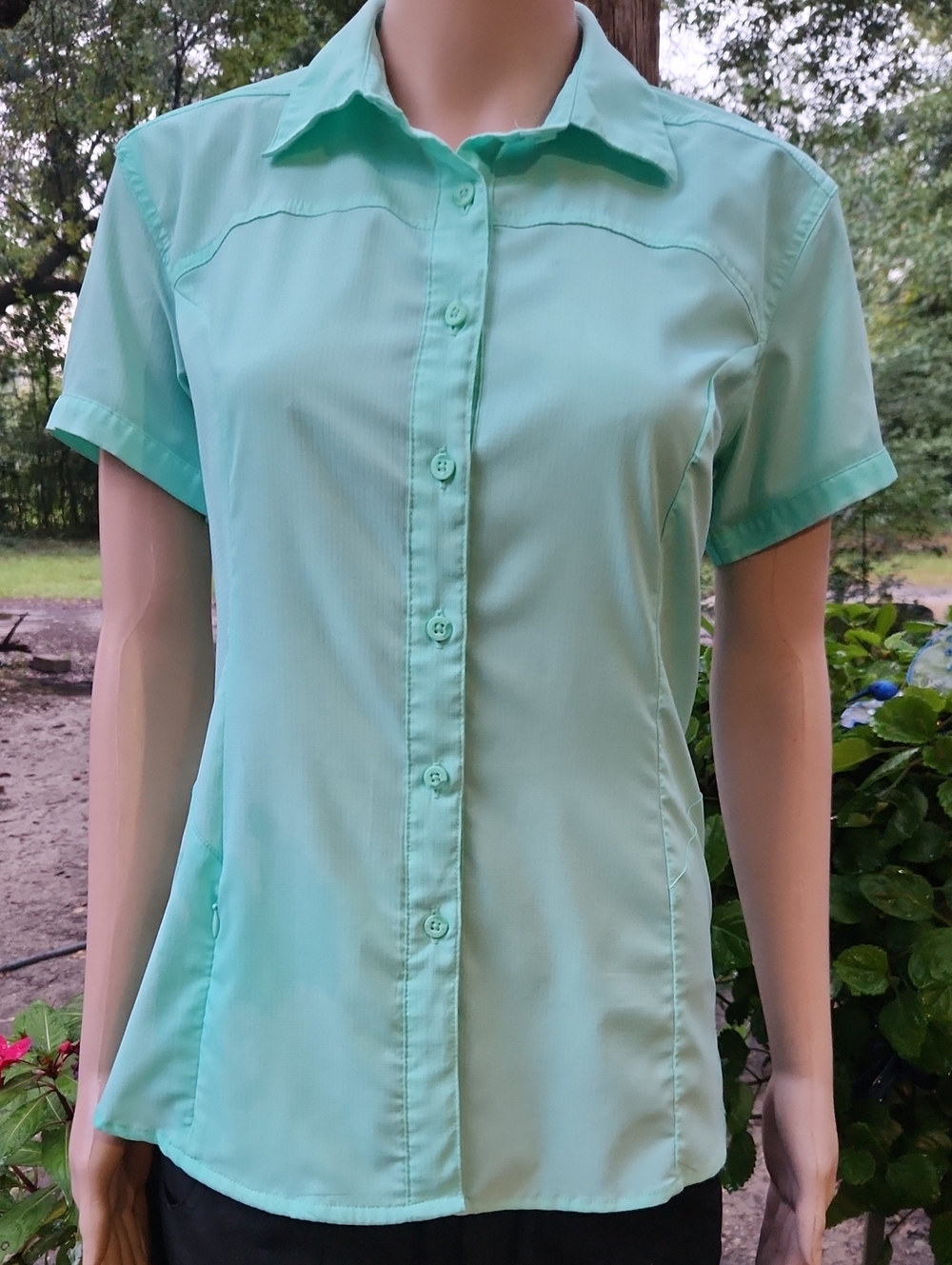 Magellan Outdoors Mint Green Short Sleeve Button-Down Shirt